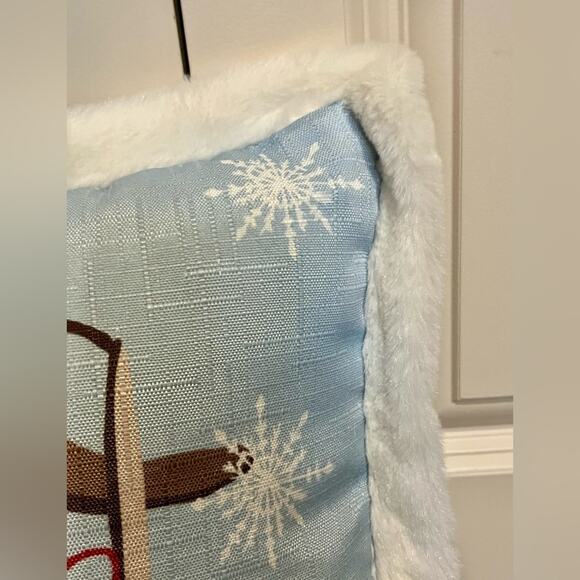 Let it Snow pillow with faux fur trim - Picture 5 of 5